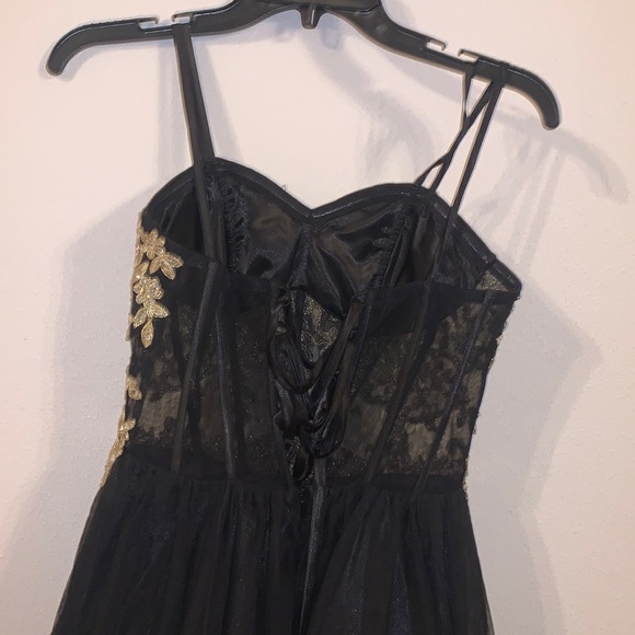 Party/Homecoming dress size 1 - Picture 3 of 5